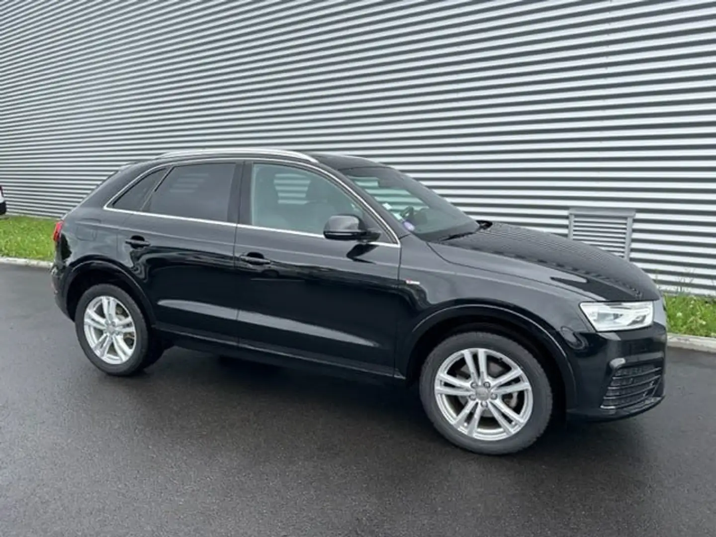 Audi Q3 1.4 TFSI COD Ultra 150 ch Noir - 1