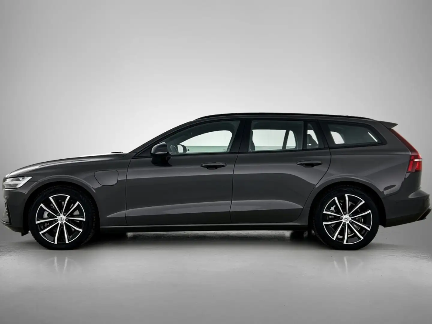 Volvo V60 2.0 T6 AWD Plus Dark | Harman/Kardon | Voorruitver Gris - 2