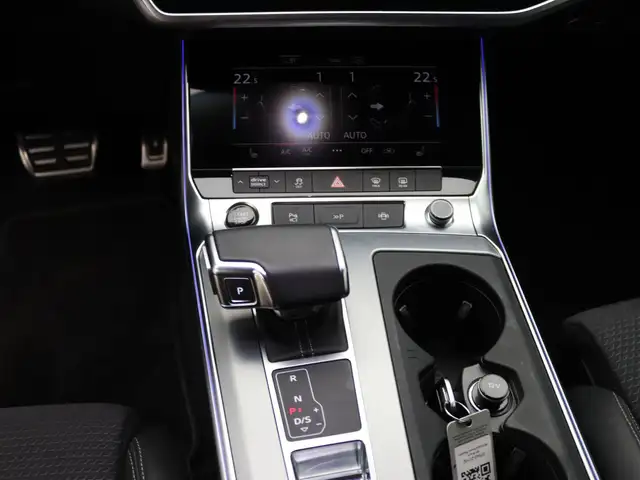 Audi A6 view 14