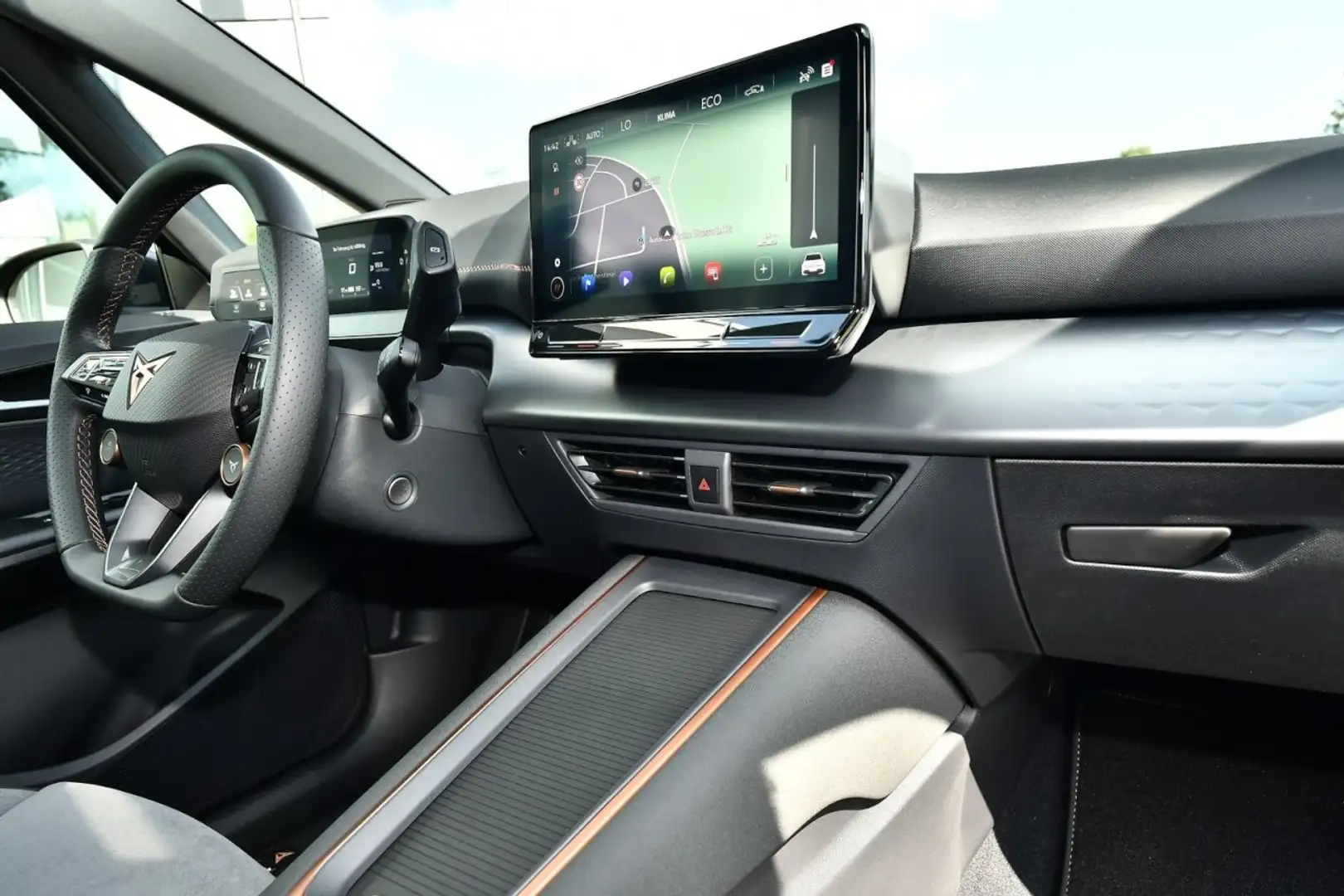 SEAT Born VZ eBoost Navi LED ACC SHZ RFK PDC DAB+ Silber - 2