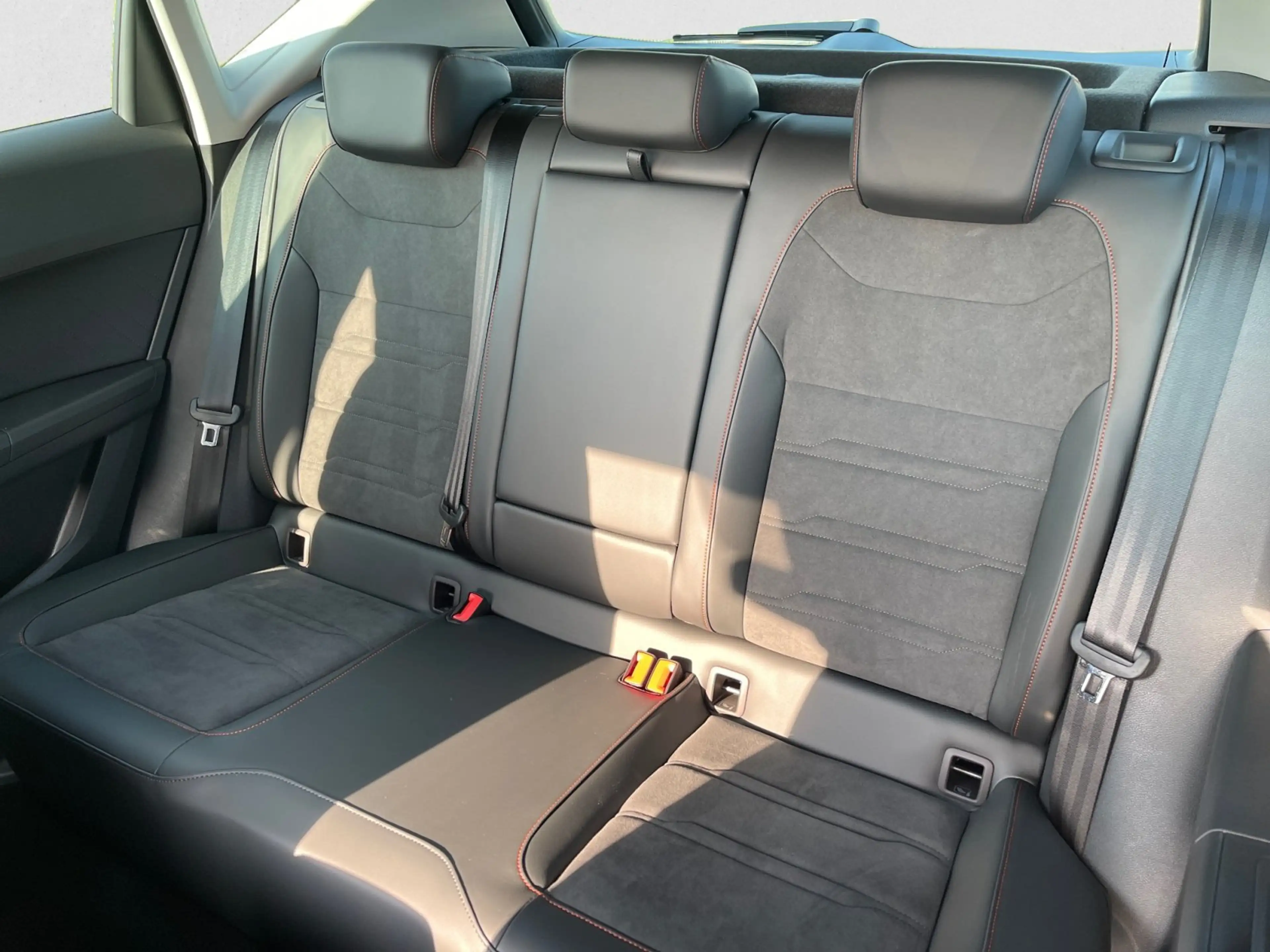 SEAT Ateca FR TSI DSG|AHK|NAVI|eHECKKLAPPE|KEYLESS| — photo 10