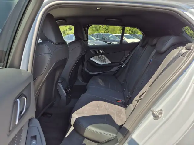 BMW 1 Series view 7