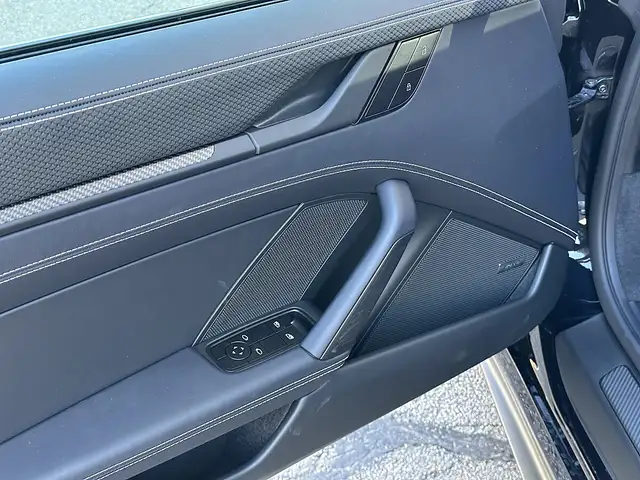 Porsche 992 911 992.2 GT3 Touring Coupé / Schalensitze / Bose Ansicht 17