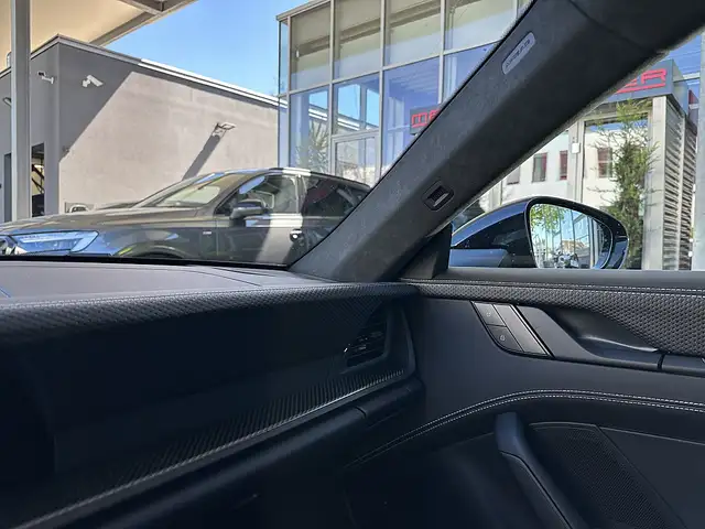Porsche 992 911 992.2 GT3 Touring Coupé / Schalensitze / Bose Ansicht 38