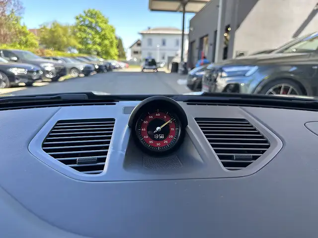Porsche 992 911 992.2 GT3 Touring Coupé / Schalensitze / Bose Ansicht 33