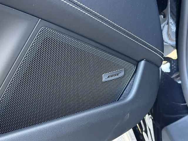Porsche 992 911 992.2 GT3 Touring Coupé / Schalensitze / Bose Ansicht 18