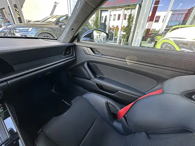 Porsche 992 911 992.2 GT3 Touring Coupé / Schalensitze / Bose Ansicht 37