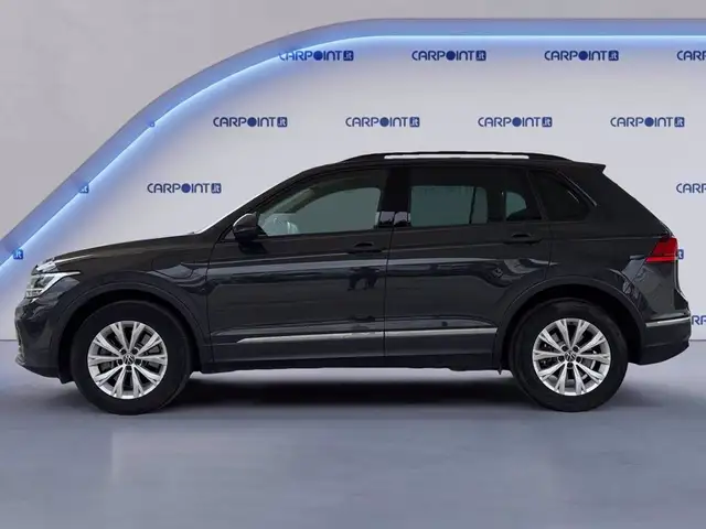 Volkswagen Tiguan view 4