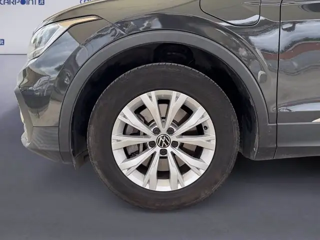 Volkswagen Tiguan view 16