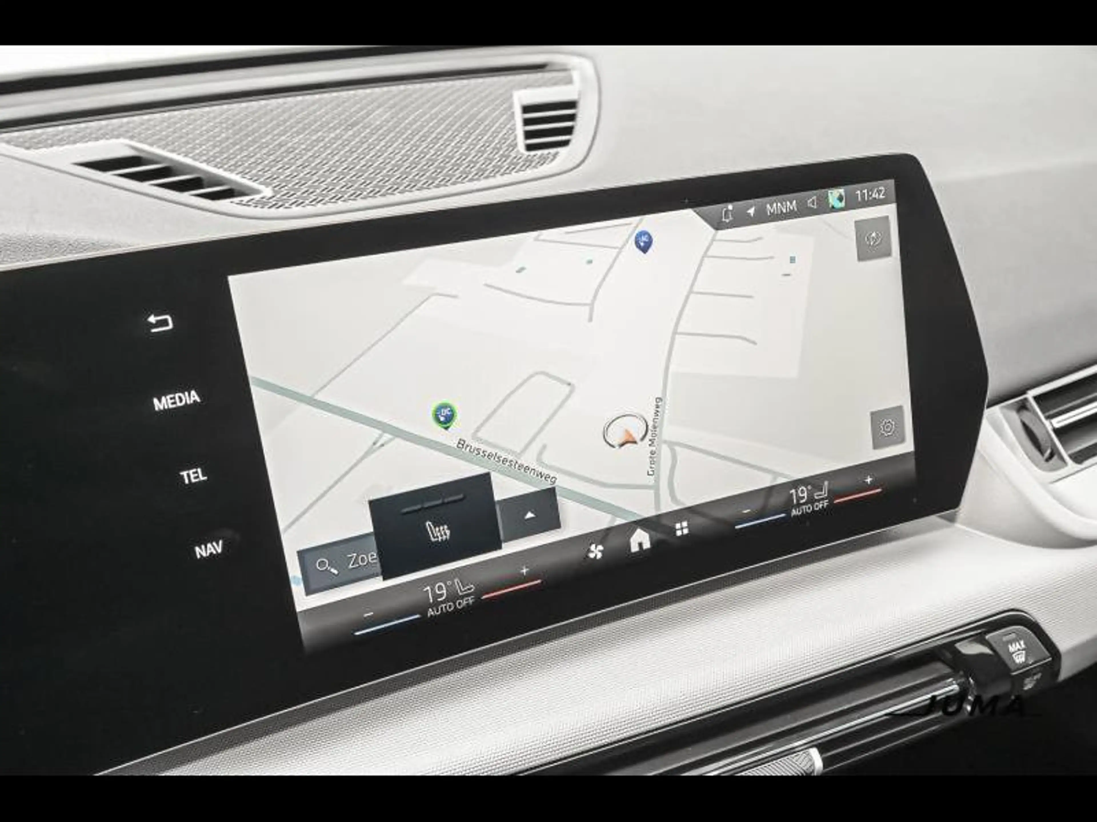 BMW iX2 xDrive30 — photo 14
