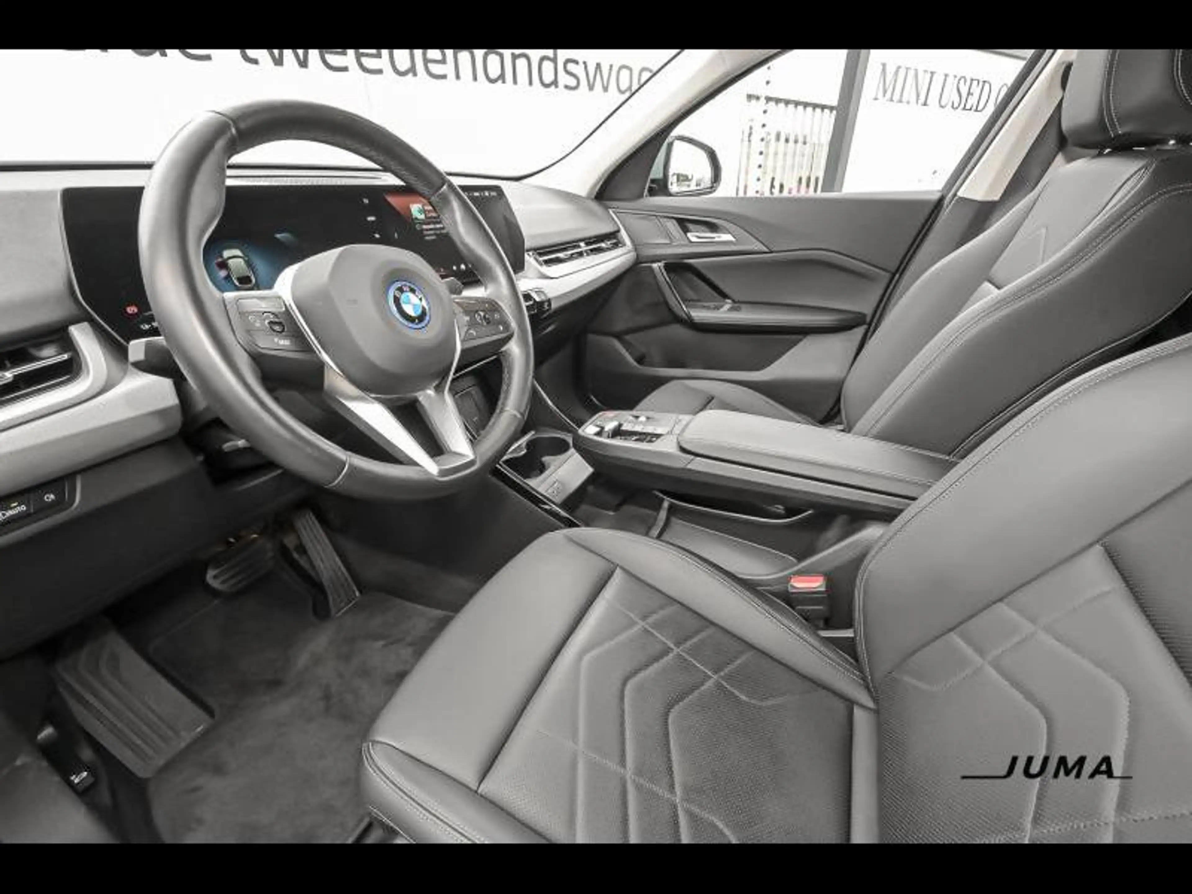 BMW iX2 xDrive30 — photo 6
