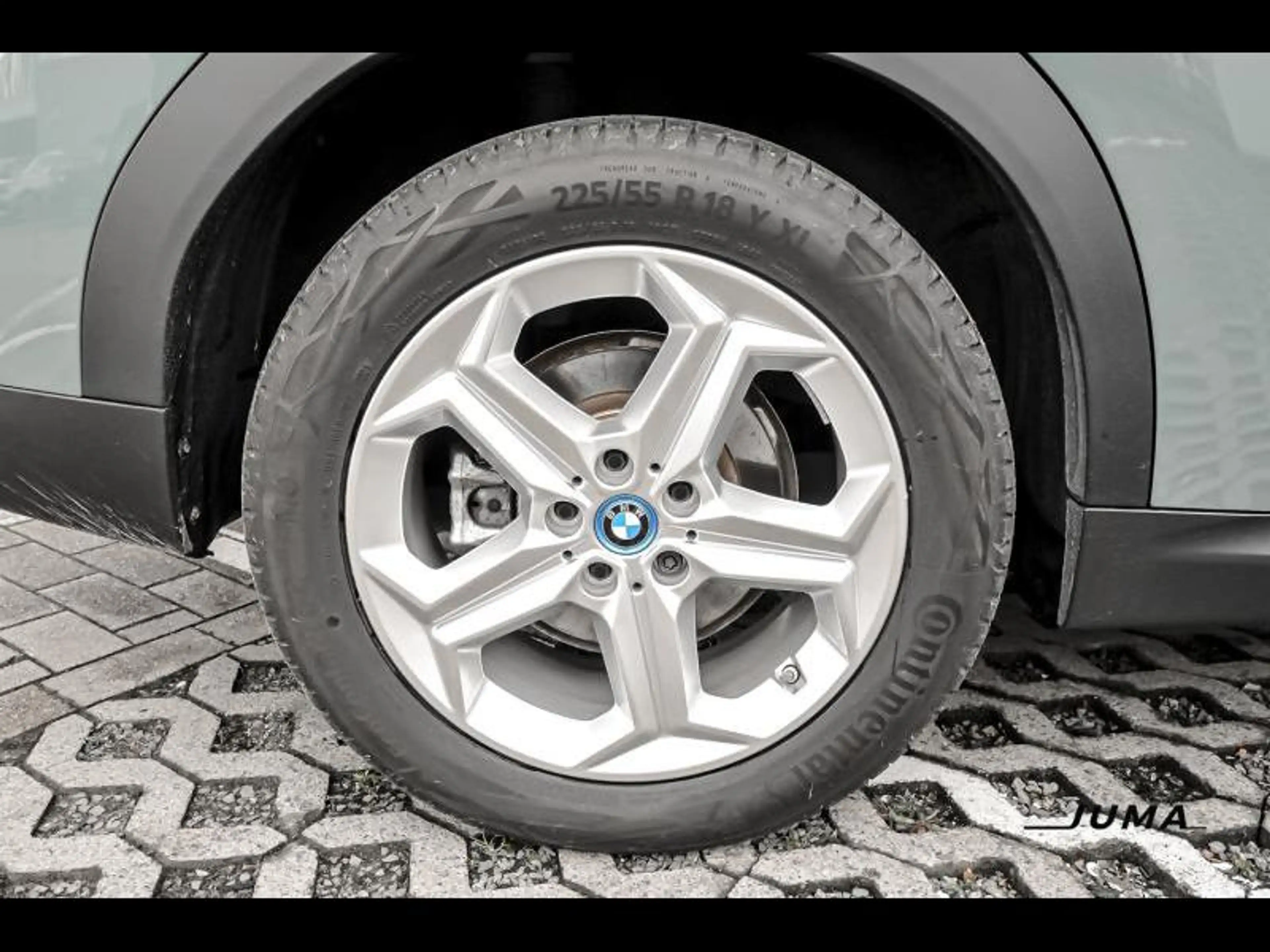 BMW iX2 xDrive30 — photo 8