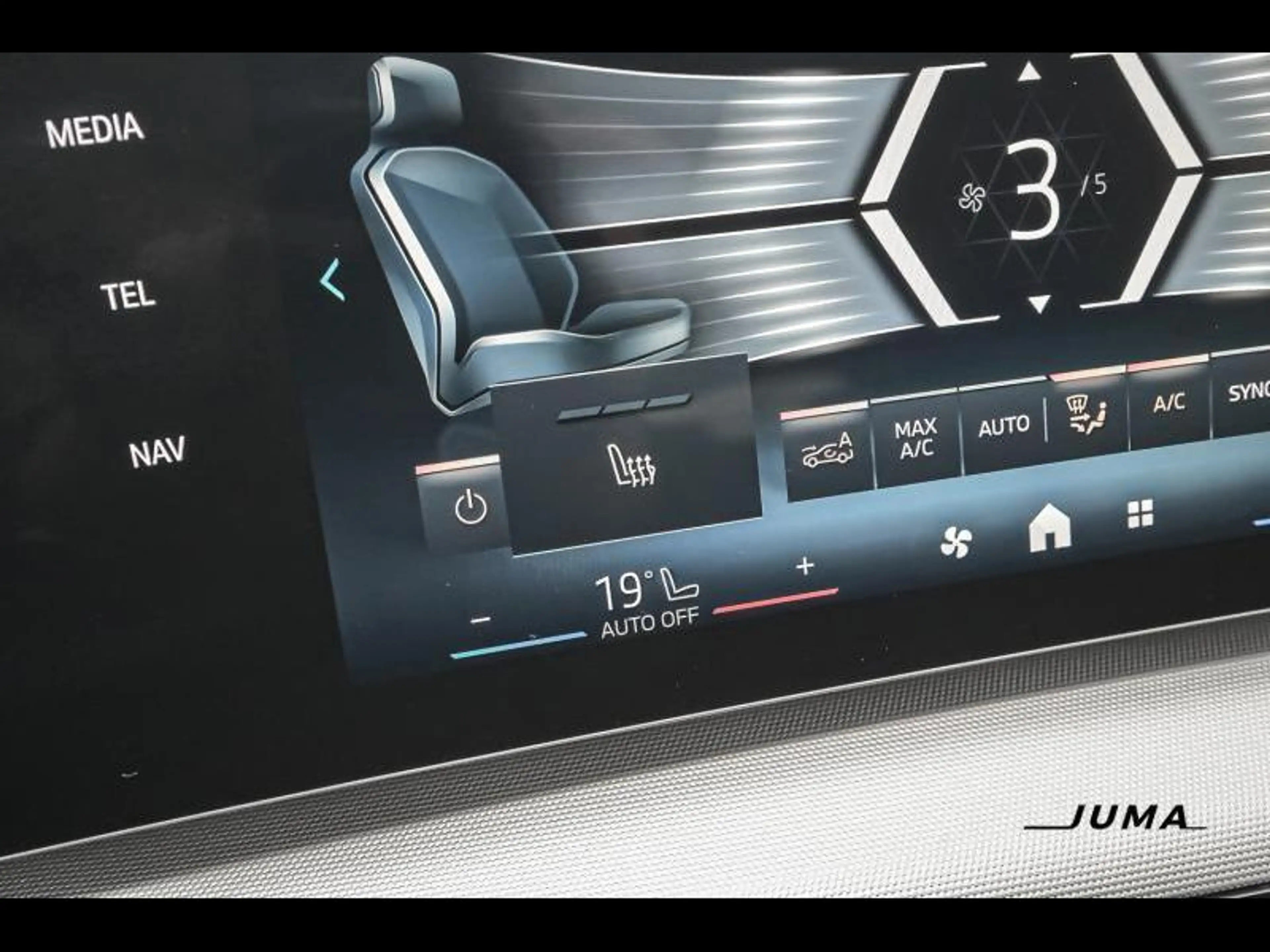 BMW iX2 xDrive30 — photo 13