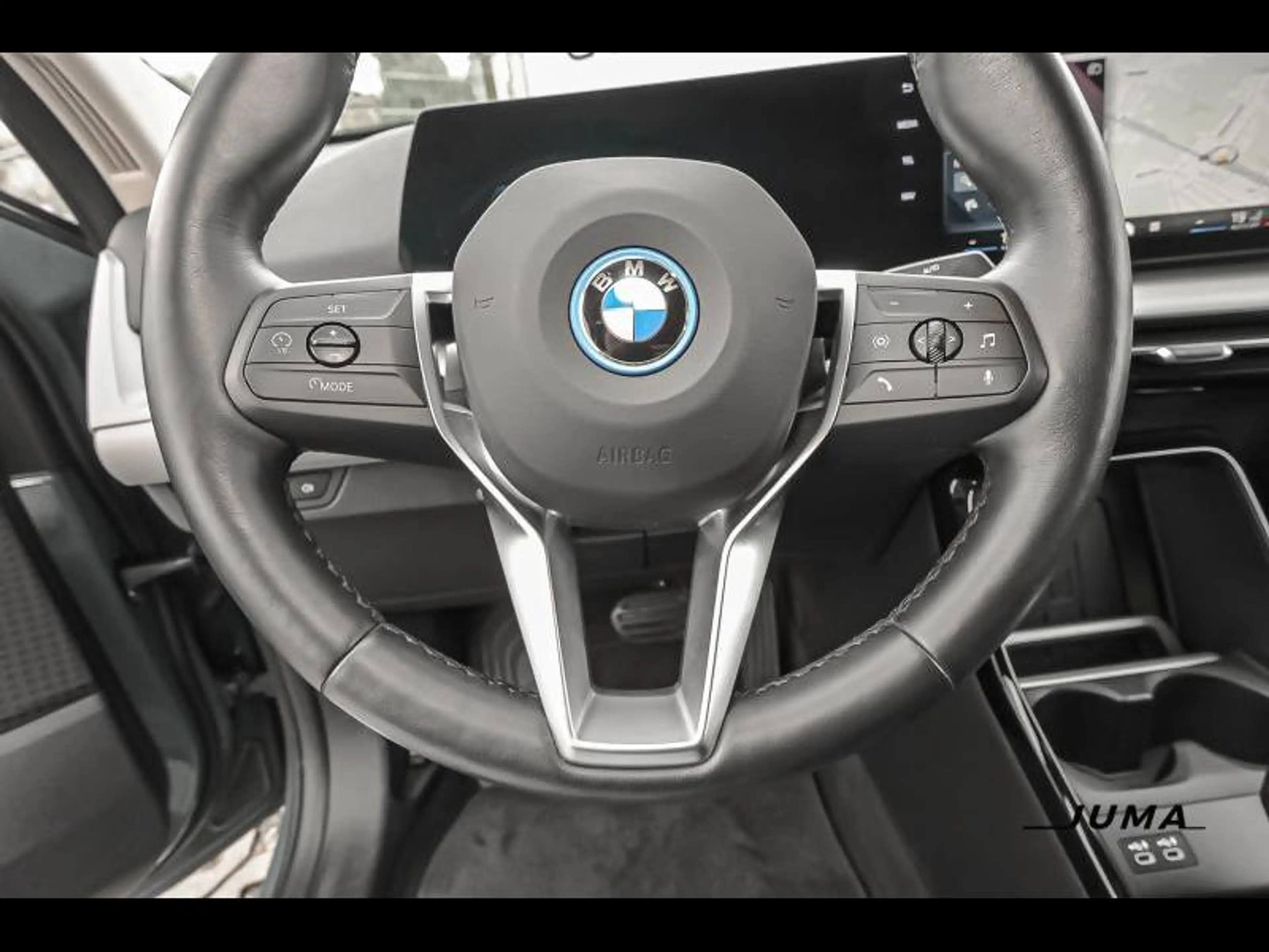 BMW iX2 xDrive30 — photo 9