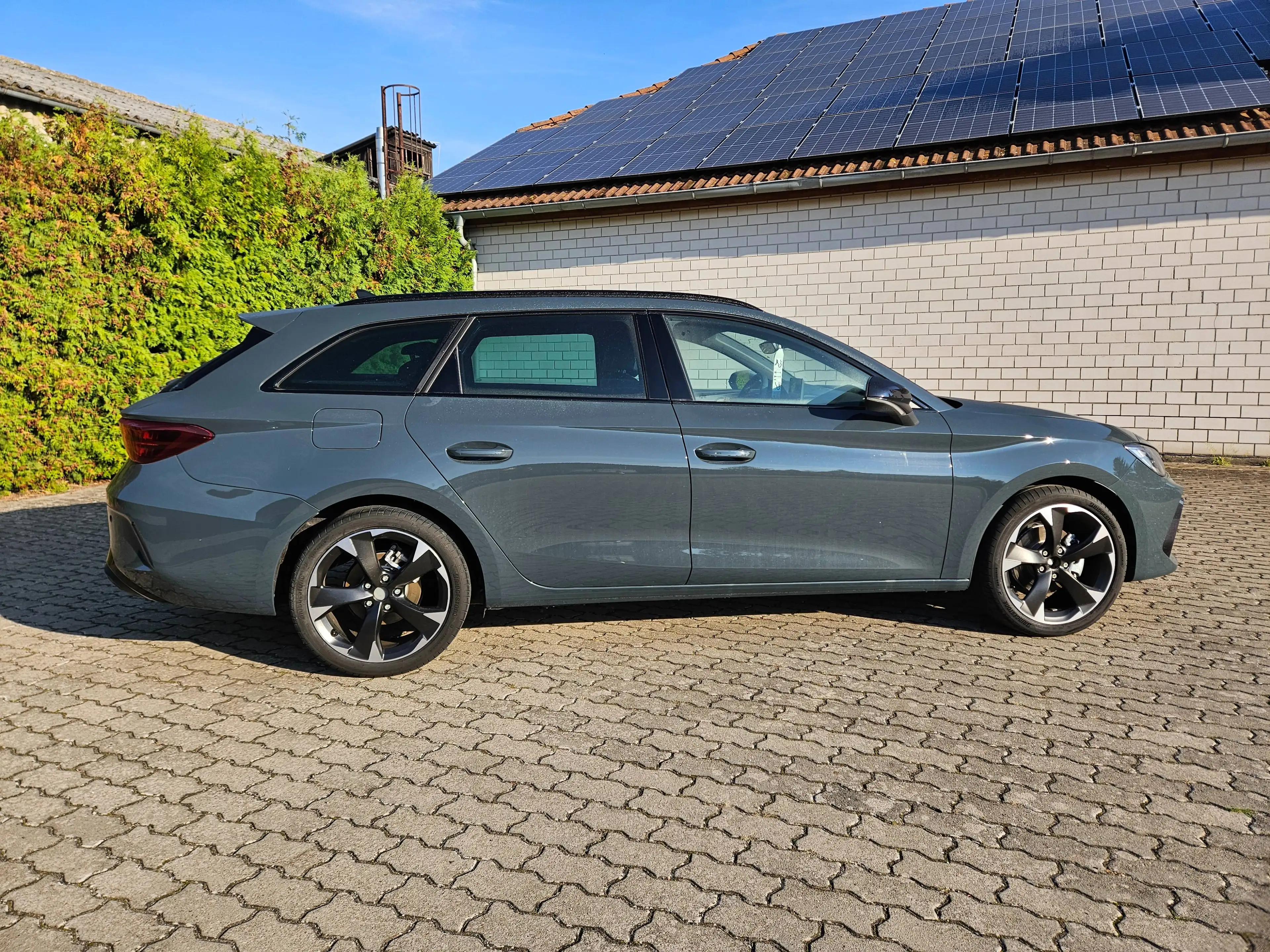 CUPRA Leon 1.5 eTSI *AHZV, Navi, Kamera, elektr. Heckklappe, ACC*