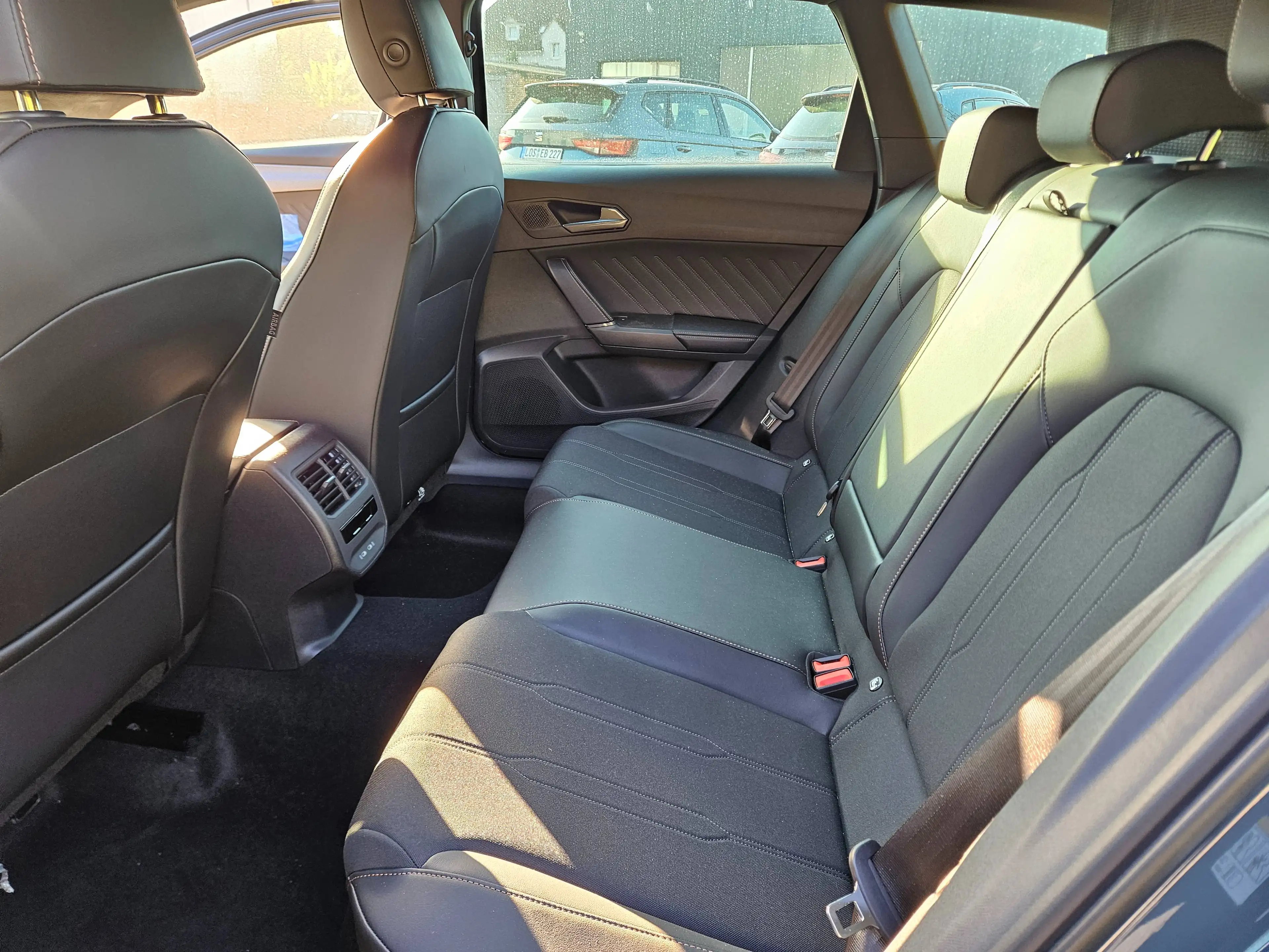 CUPRA Leon 1.5 eTSI *AHZV, Navi, Kamera, elektr. Heckklappe, ACC* — photo 8