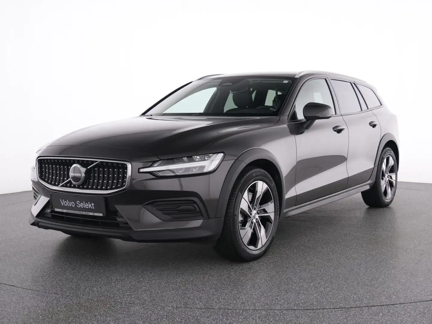 Volvo V60 Cross Country B4 AWD  Plus+WINTERPAK+RFK Grau - 2
