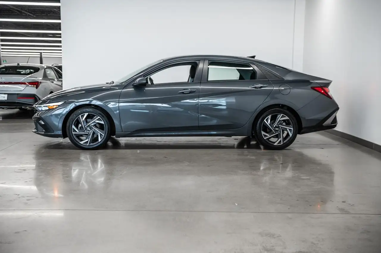 Hyundai ELANTRA снимка Hyundai ELANTRA