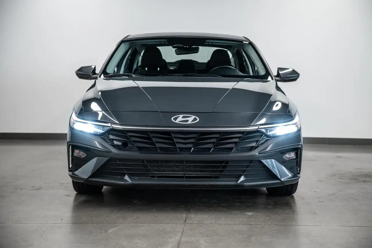 Hyundai ELANTRA снимка Hyundai ELANTRA