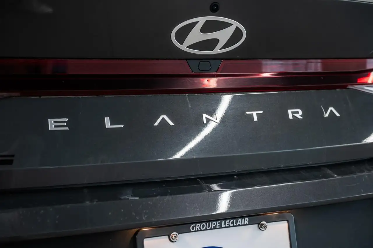 Hyundai ELANTRA снимка Hyundai ELANTRA