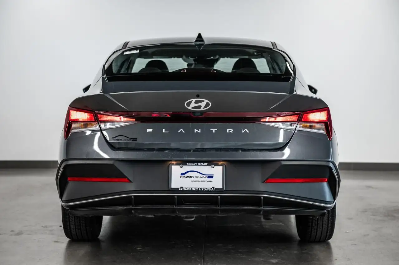 Hyundai ELANTRA снимка Hyundai ELANTRA