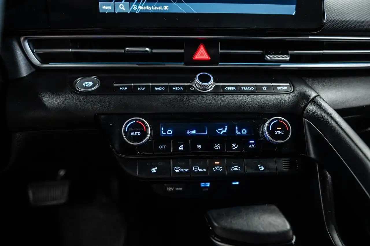 Hyundai ELANTRA снимка Hyundai ELANTRA