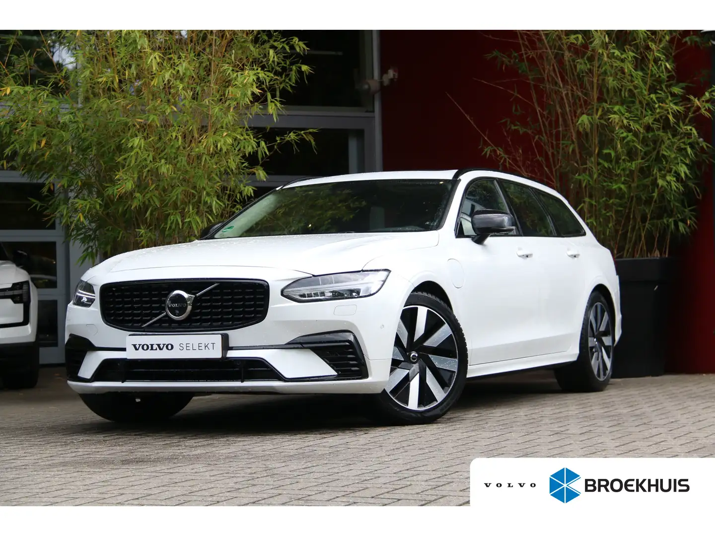Volvo V90 2.0 T6 Plug-in hybrid AWD Ultra Dark | Luchtvering Blanc - 1