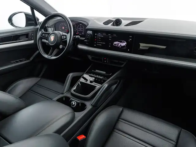 Porsche Cayenne view 10