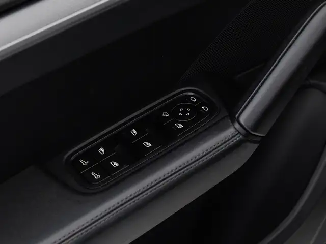 Porsche Cayenne view 20