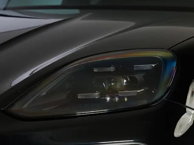 Porsche Cayenne view 13