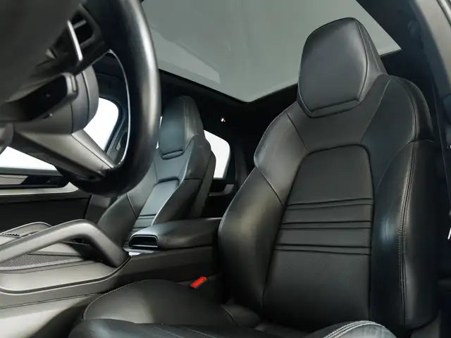 Porsche Cayenne view 18