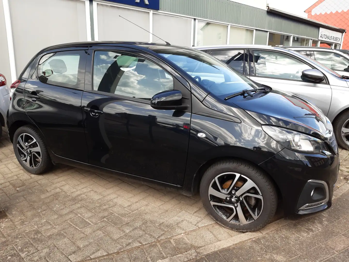 Peugeot 108 Allure Klimaautomatik Kamera Standheizung Allwette Black - 2