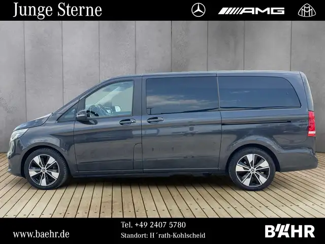Mercedes-Benz V 300 view 2