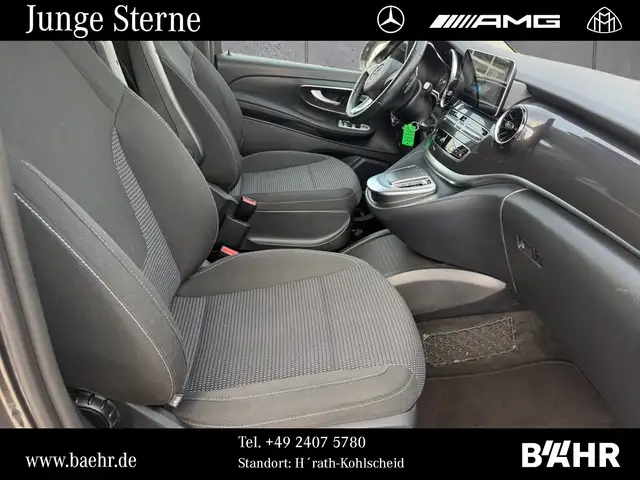 Mercedes-Benz V 300 view 5