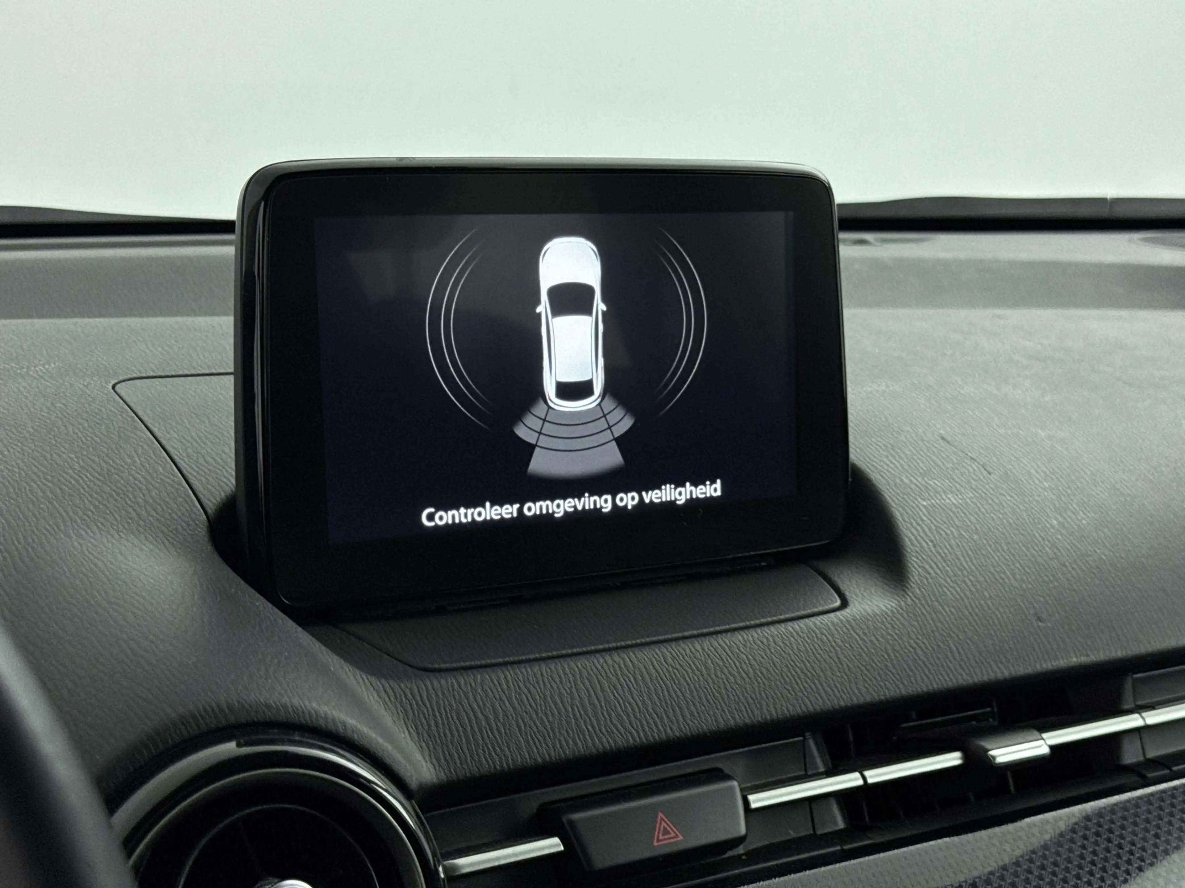 Mazda 2 1.5 Skyactiv-G Dynamic | Navigatie | Airco | parke — photo 14
