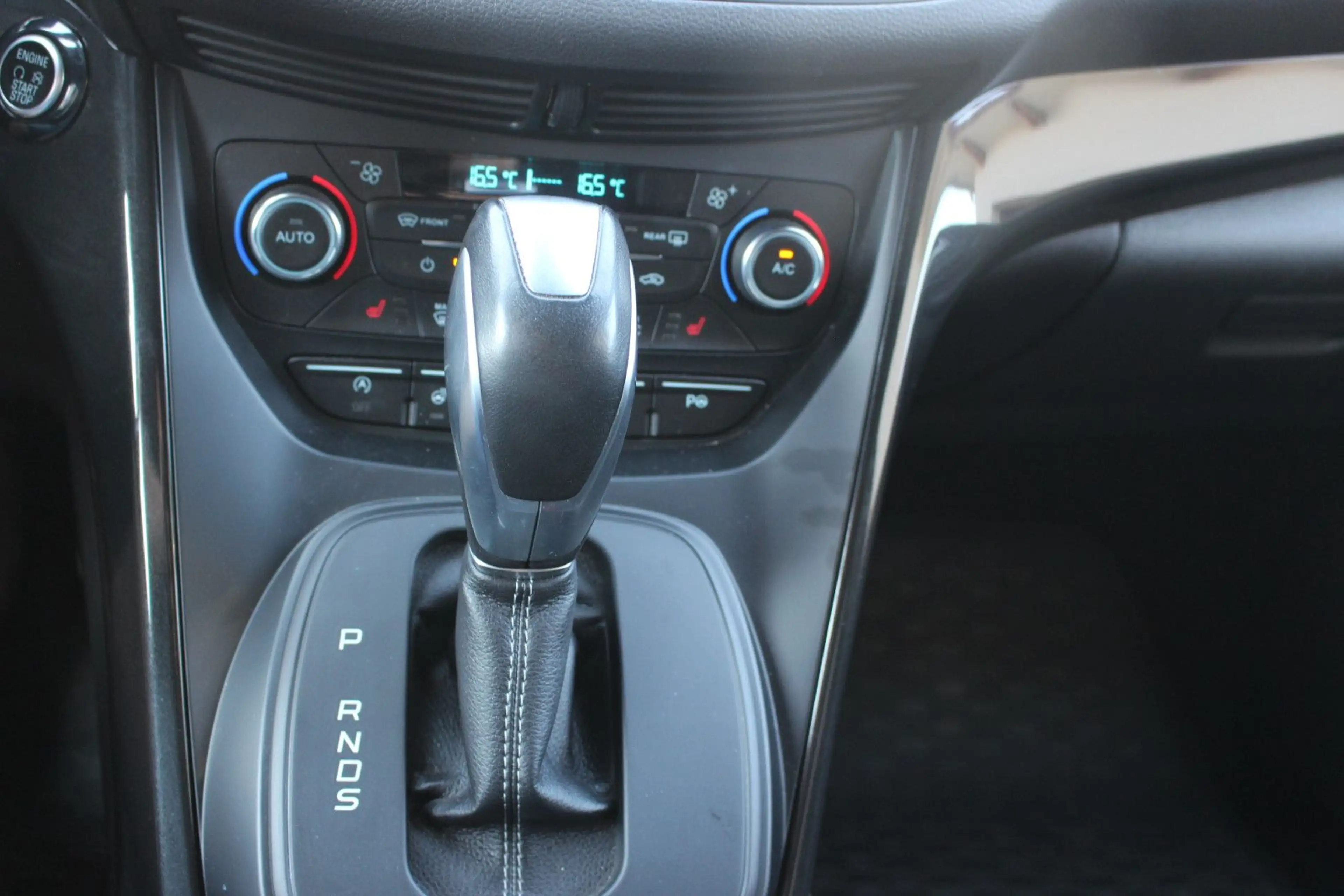 Ford Kuga ST-Line Black&Silver — photo 12