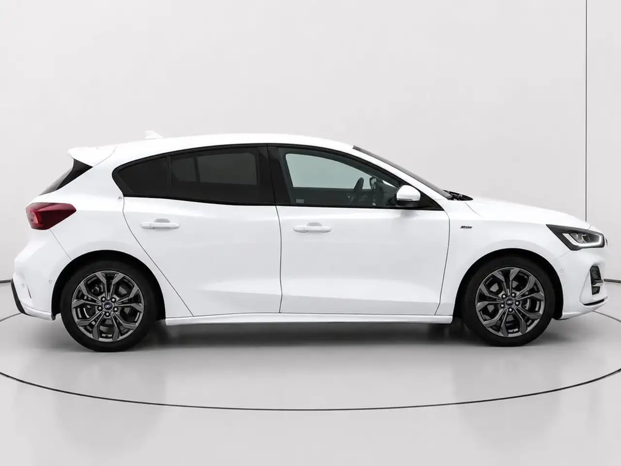 2024 Ford Focus 1.0 Ecoboost MHEV ST-Line 155 Aut., photograph 2