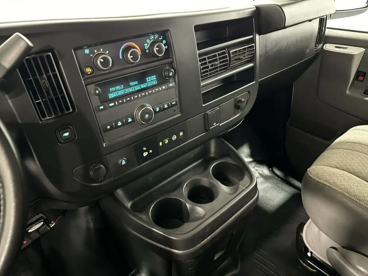 Chevrolet Express 2500 снимка Chevrolet Express 2500