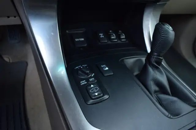 Toyota Land Cruiser view 10