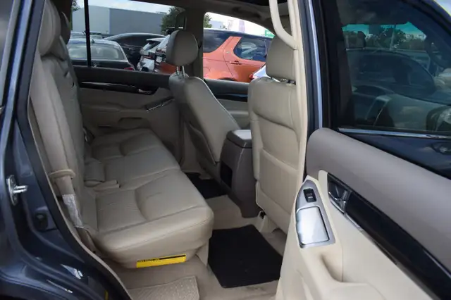 Toyota Land Cruiser view 13