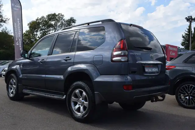 Toyota Land Cruiser view 15