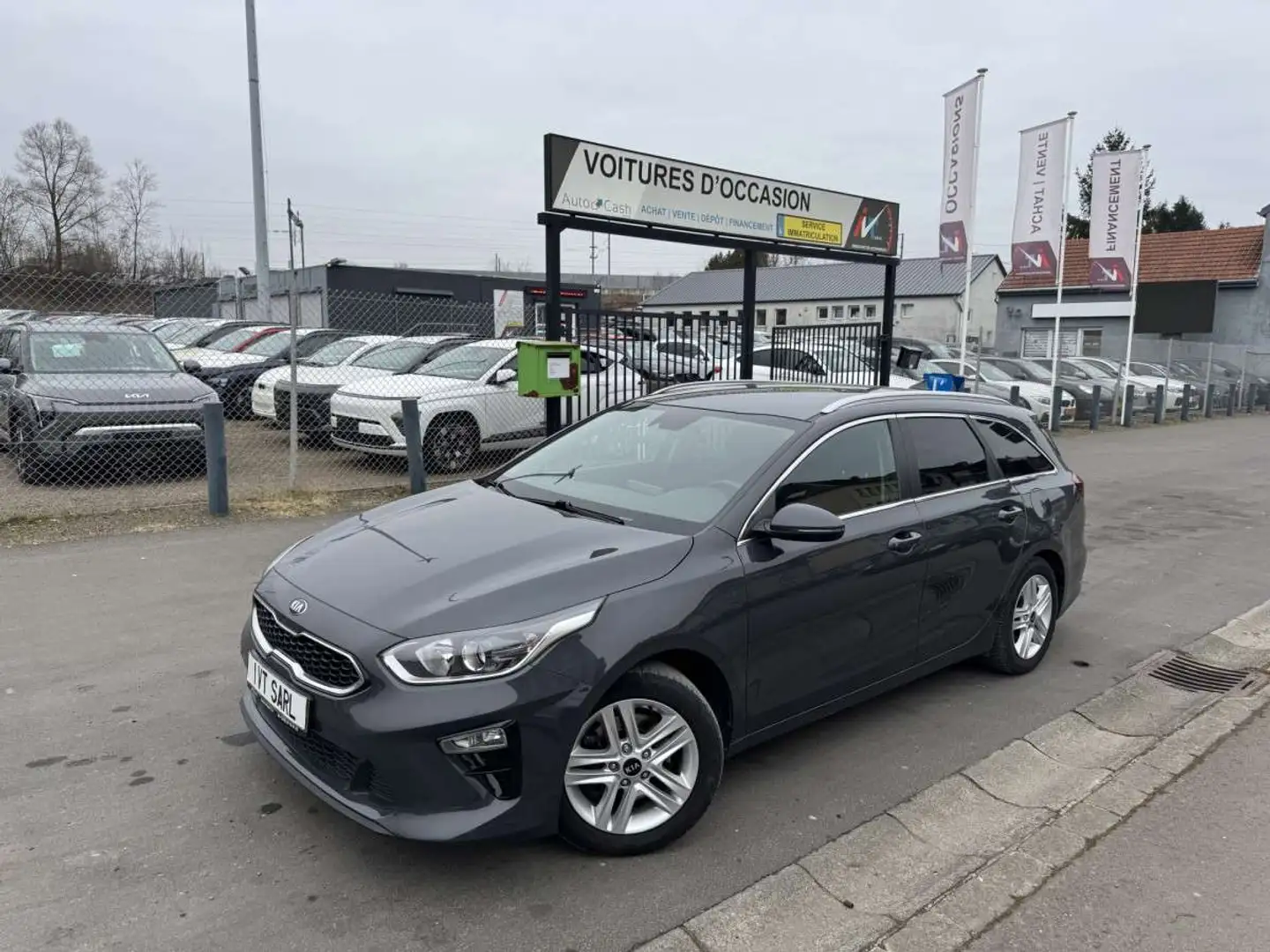 Kia Ceed SW / cee'd SW Édition 7 1.0 T-GDI émotive pack Gris - 1