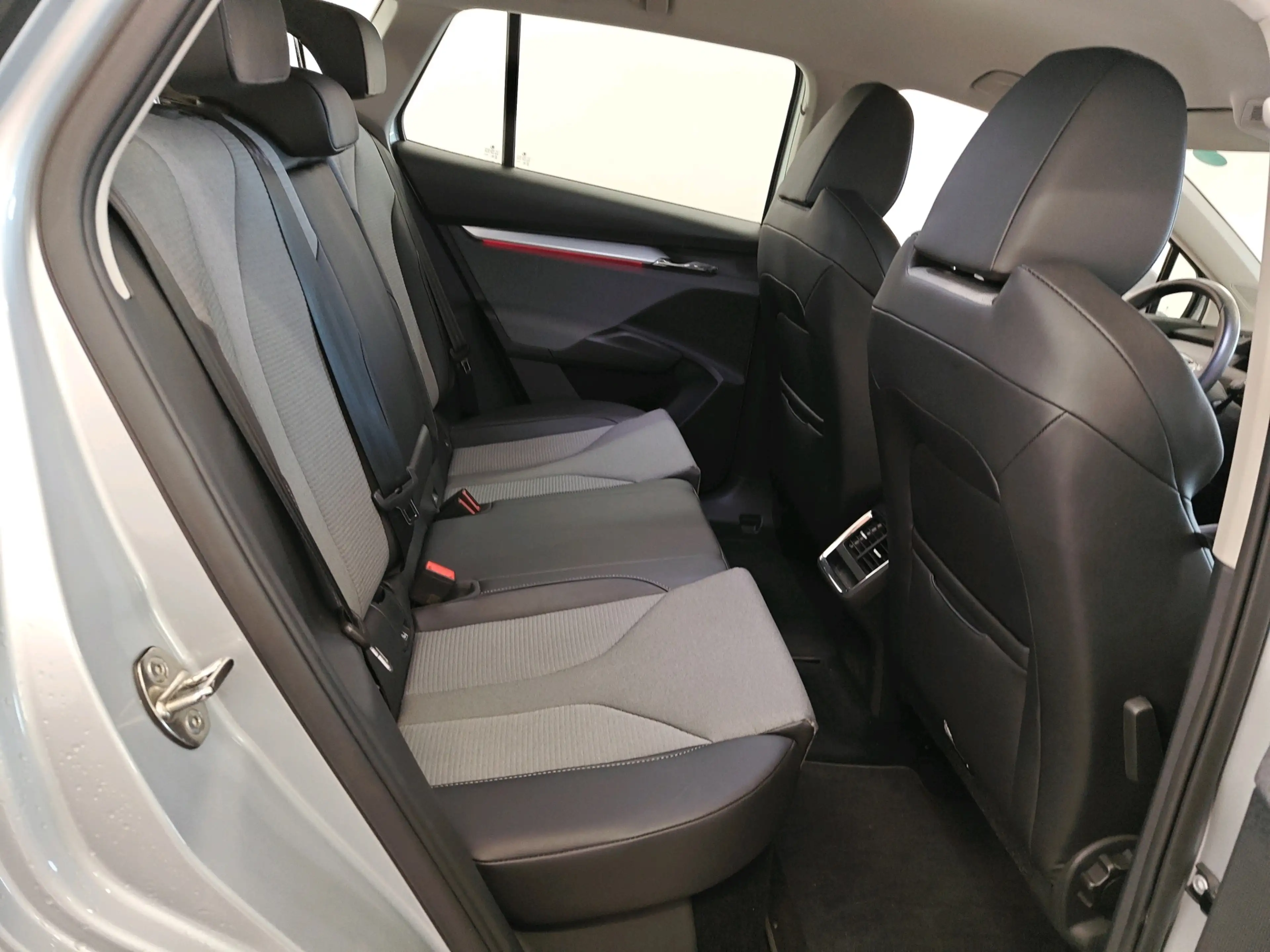 Skoda Enyaq iV 80 204pk | SOH 93% | Camera | PDC | Navi | Appl — photo 14