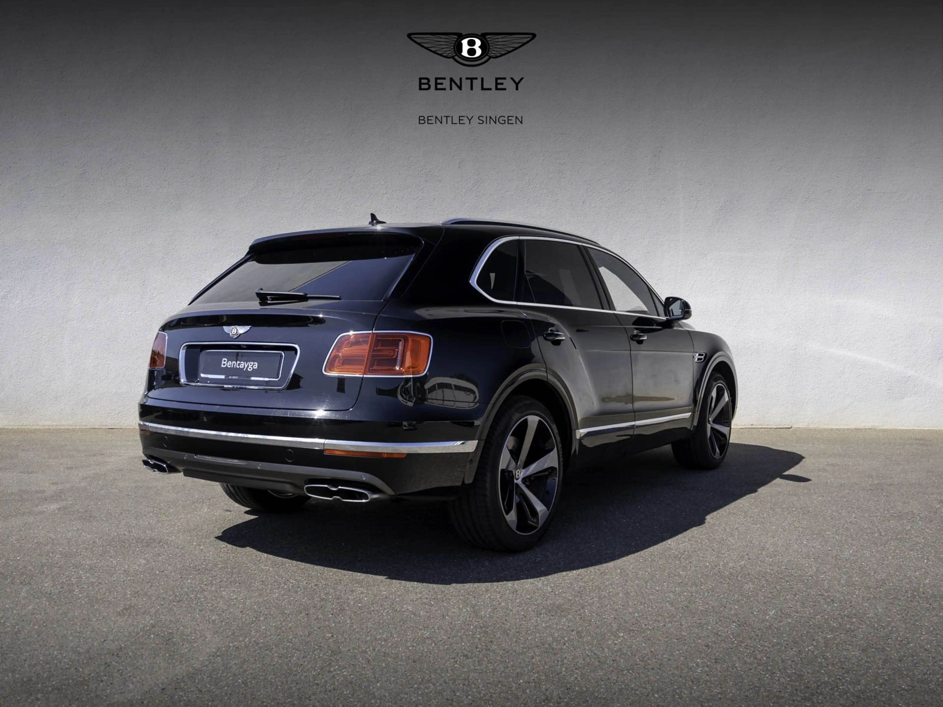 Bentley Bentayga V8 — photo 9