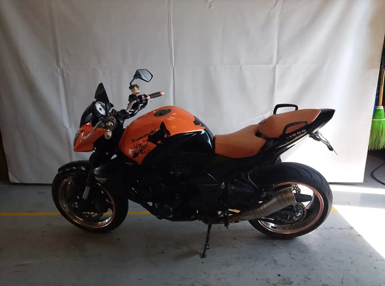 Kawasaki Z 1000 Pomarańczowy - 1