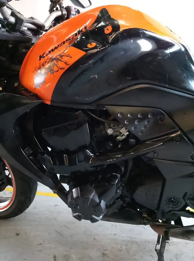 Kawasaki Z 1000 Pomarańczowy - 2