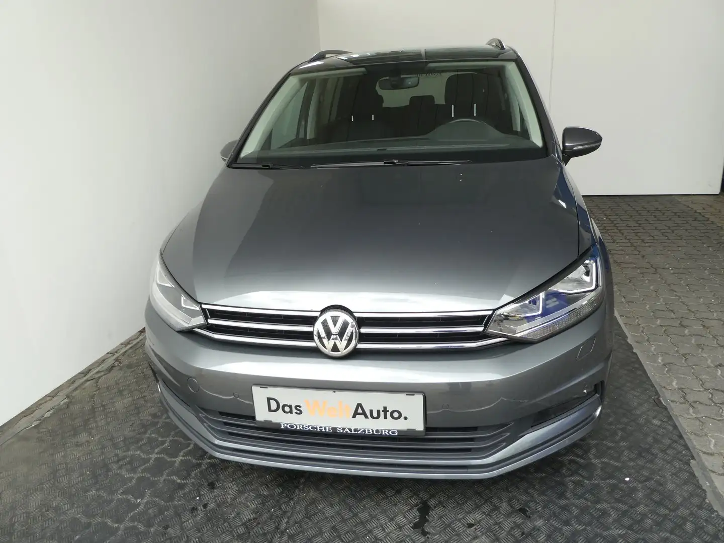 Volkswagen Touran Comfortline TDI SCR 5-Sitzer Grijs - 2
