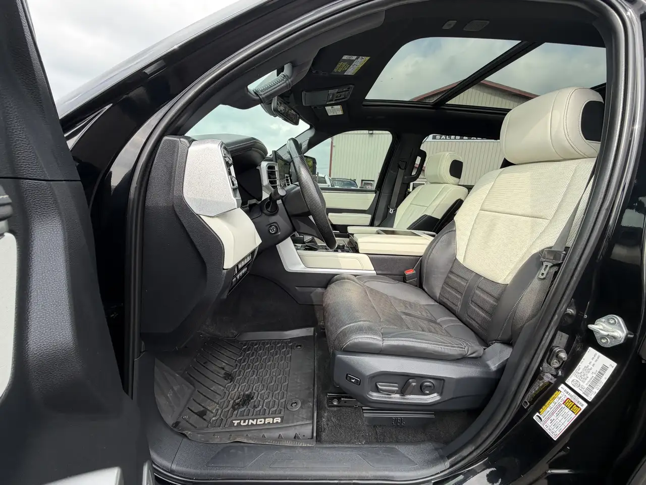 Toyota Tundra снимка Toyota Tundra