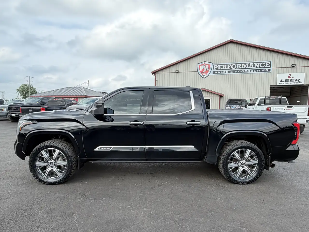 Toyota Tundra снимка Toyota Tundra