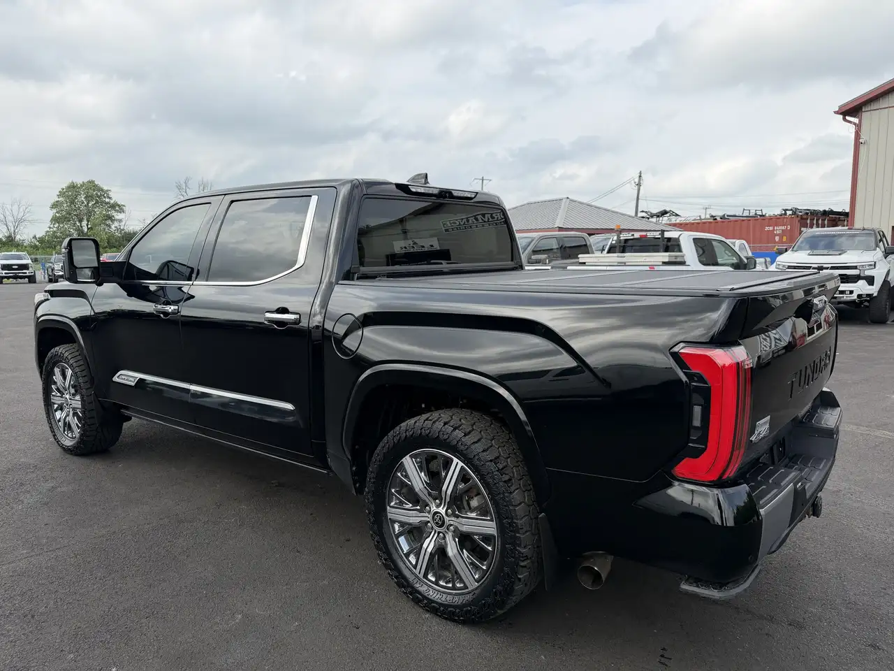 Toyota Tundra снимка Toyota Tundra